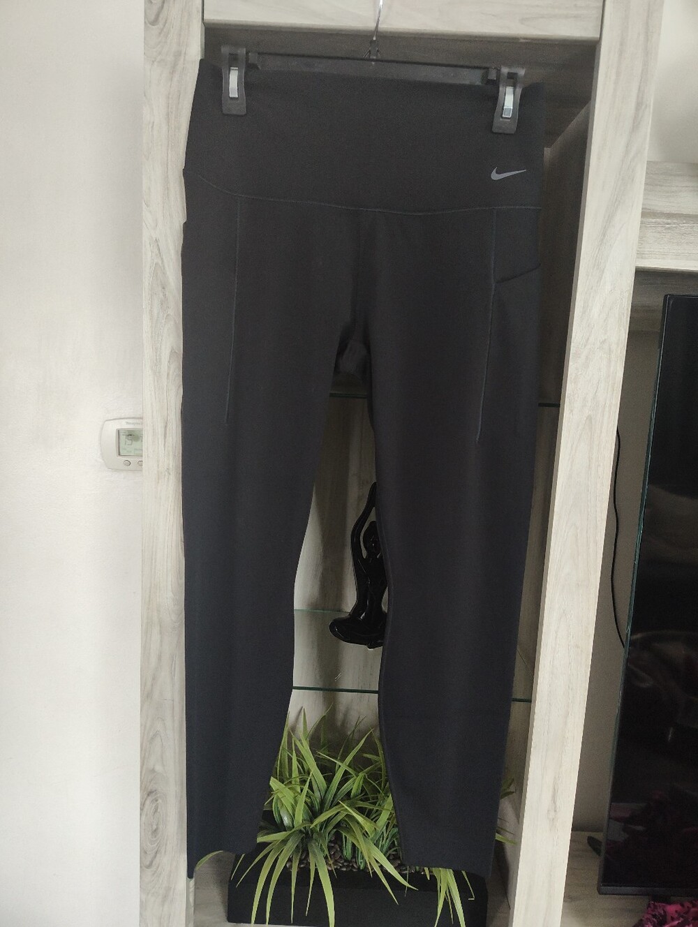 Nike Universal Dri Fit Black High-Rise Performance Leggings Like New